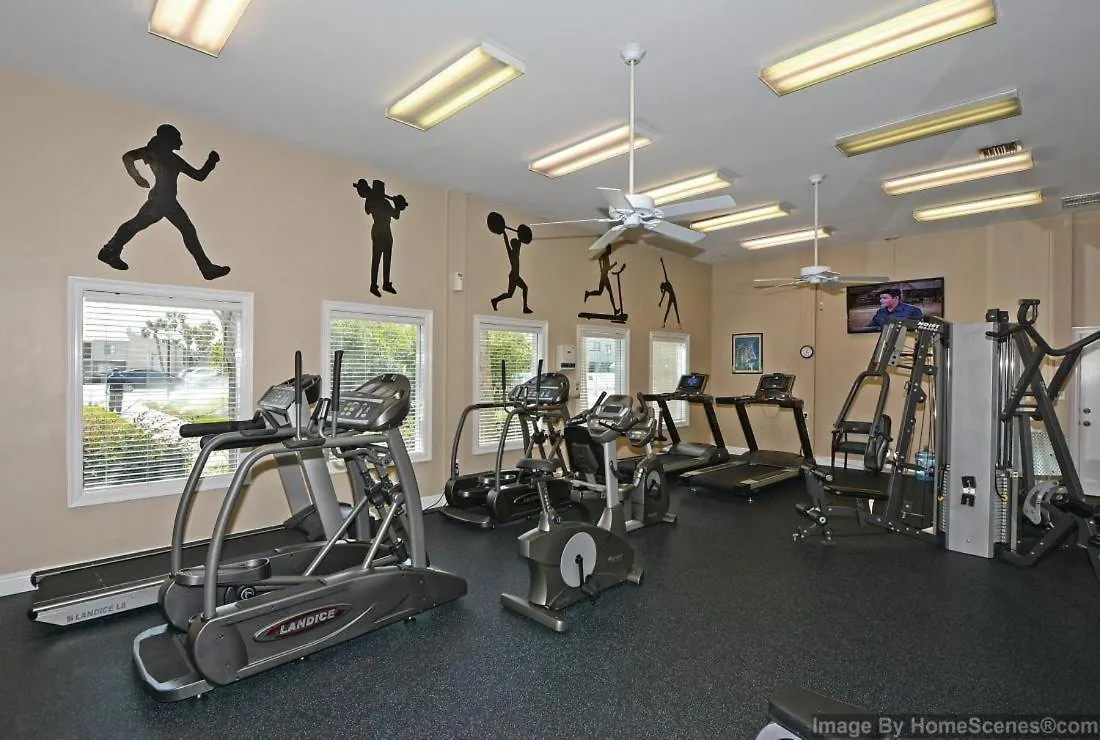 2054 Shoreline Towers Beach Front Spacious With Open Balcony Destin