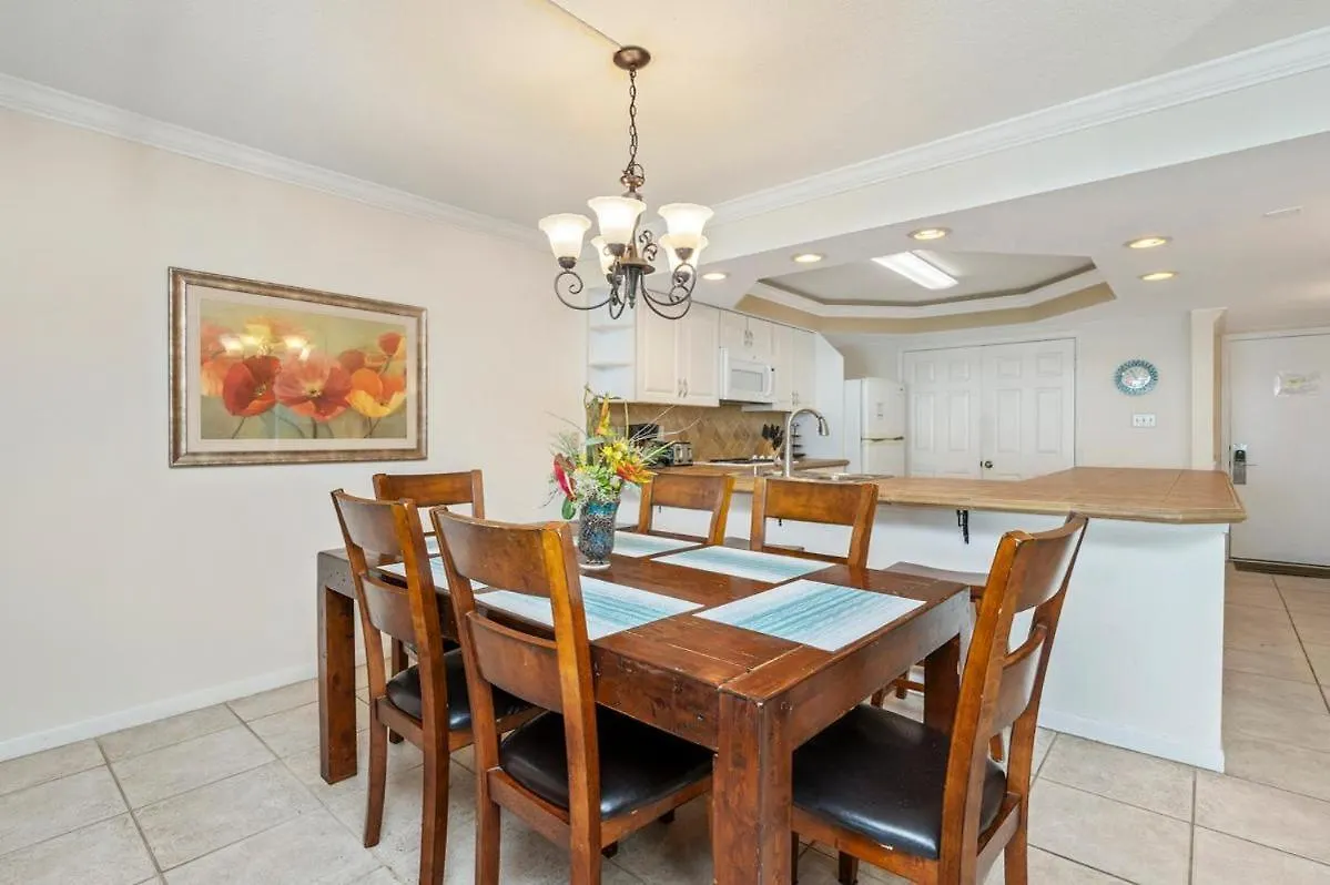 2054 Shoreline Towers Beach Front Spacious With Open Balcony Destin