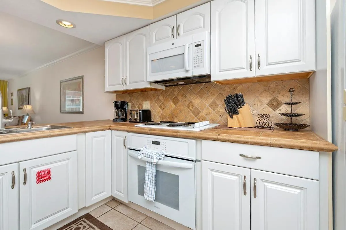 2054 Shoreline Towers Beach Front Spacious With Open Balcony Destin