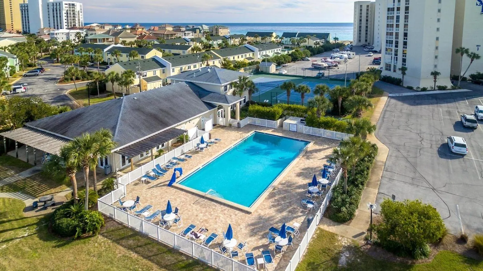 Holiday home 2054 Shoreline Towers Beach Front Spacious With Open Balcony Destin